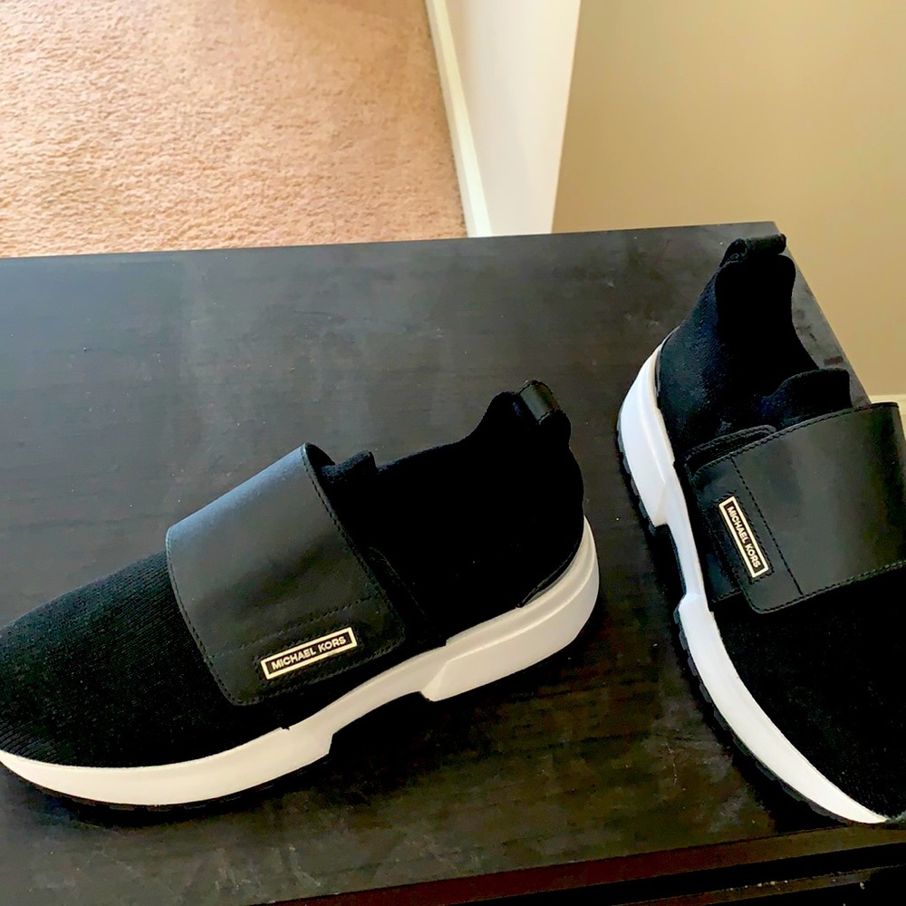 Tennis Shoes
